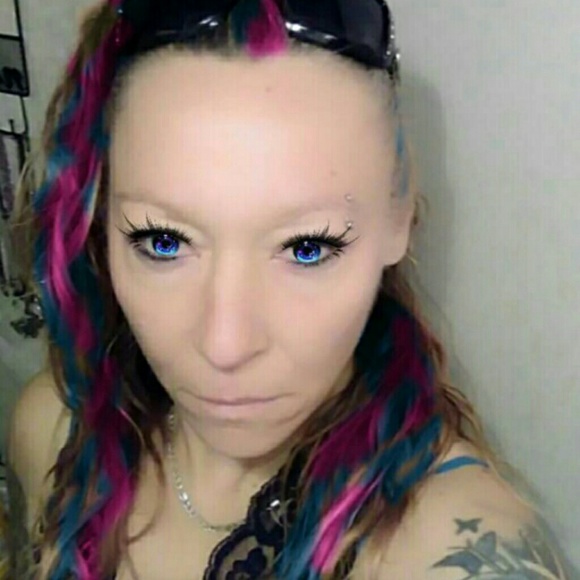 Meet your Posher, Brandy - Picture 1 of 1